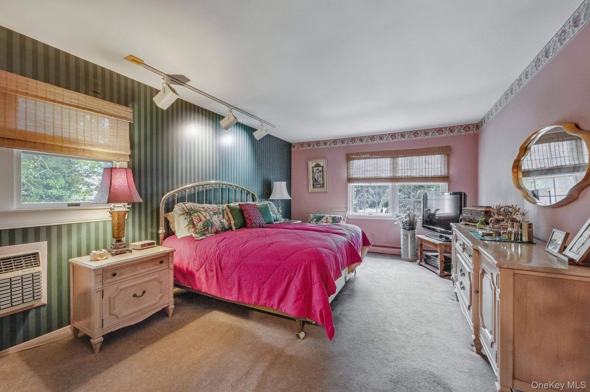 16 Delmar Lane, Commack, NY 11725