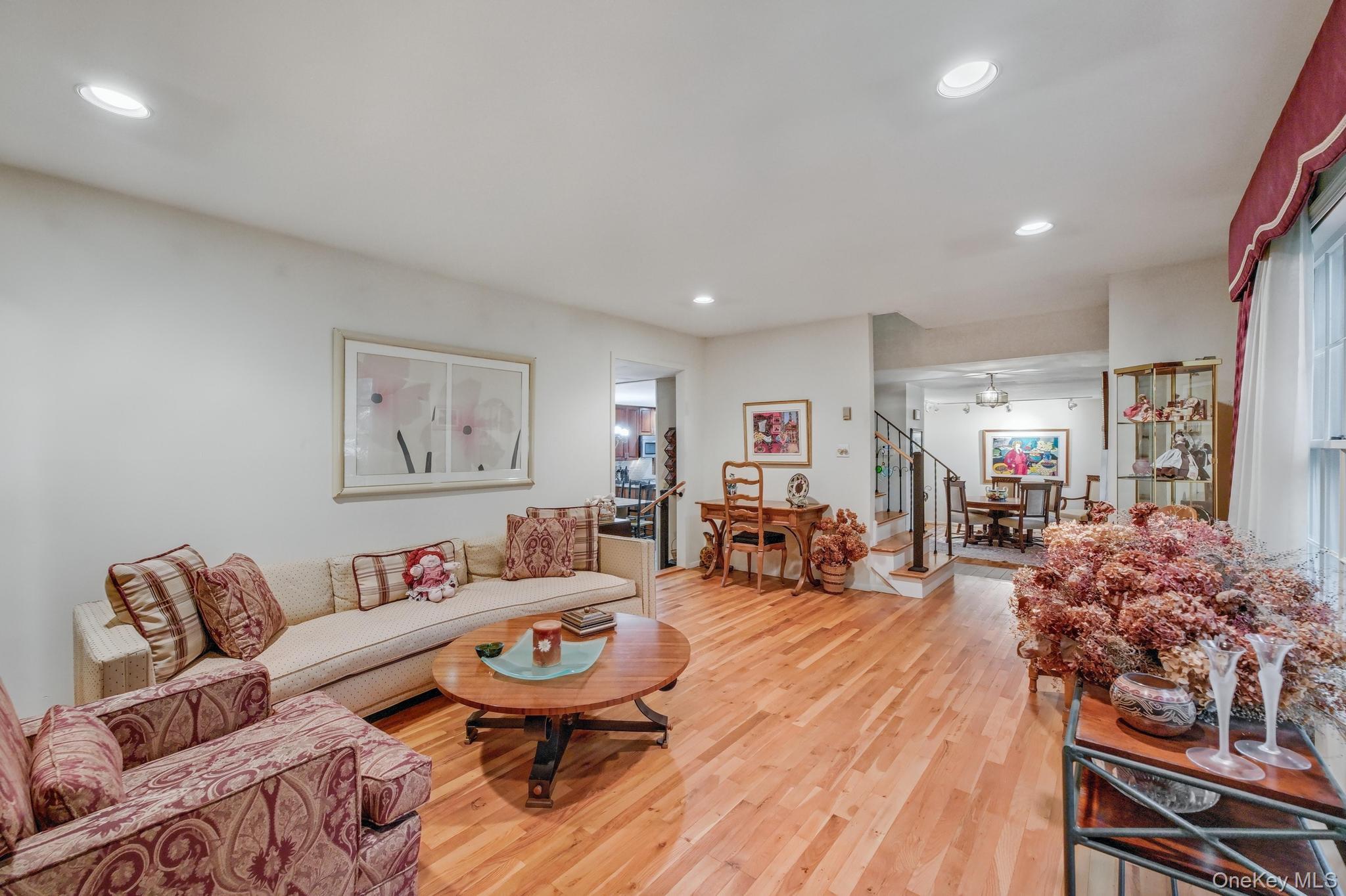 16 Delmar Lane, Commack, NY 11725