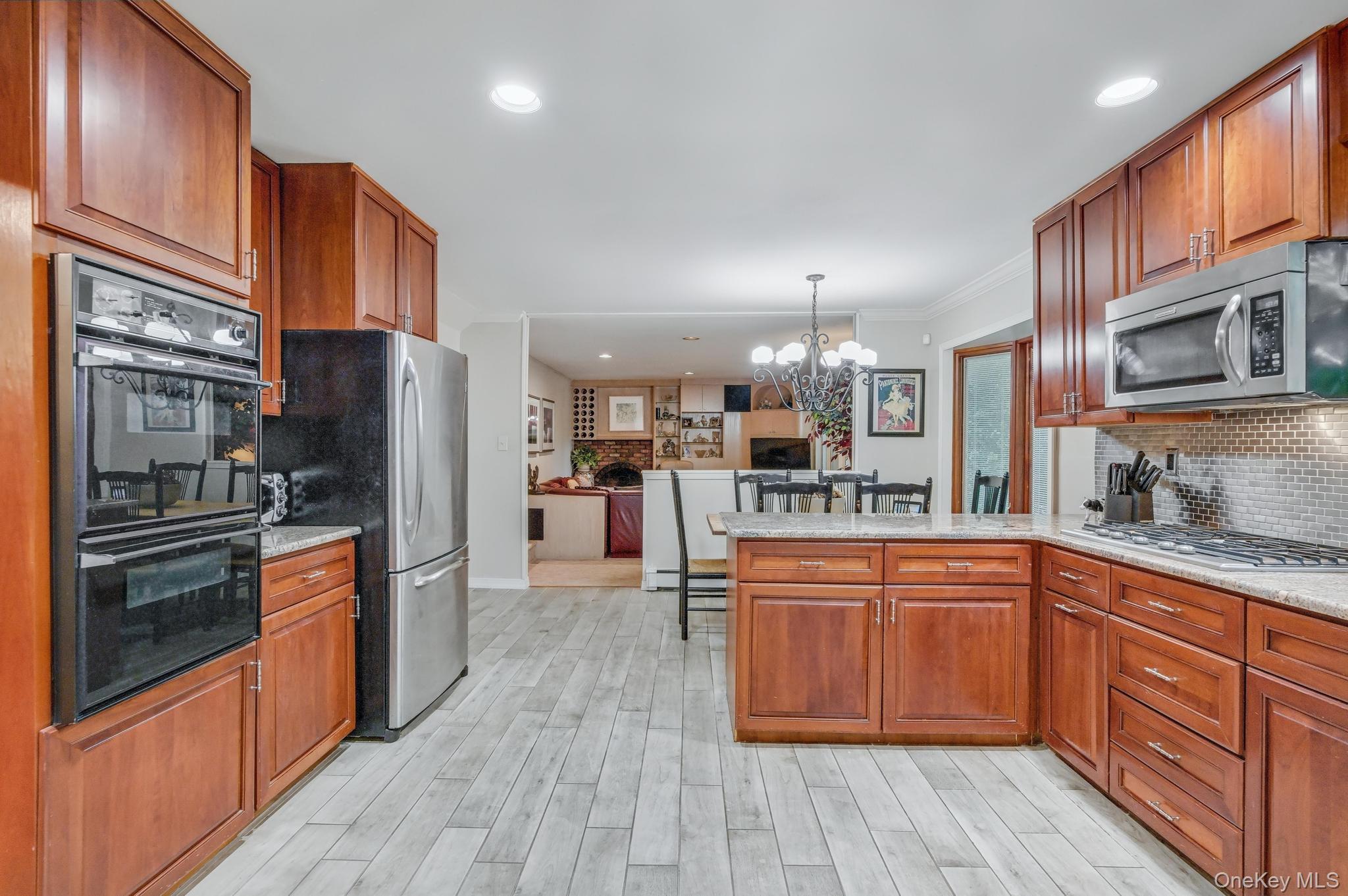 16 Delmar Lane, Commack, NY 11725