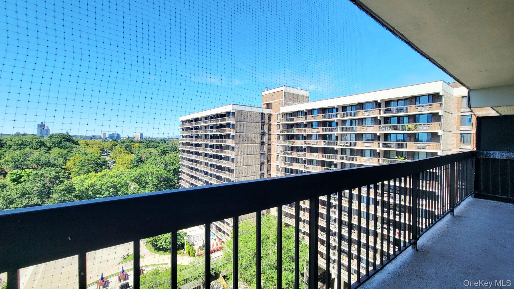 152-18 Union Turnpike # 11A, Flushing, NY 11367