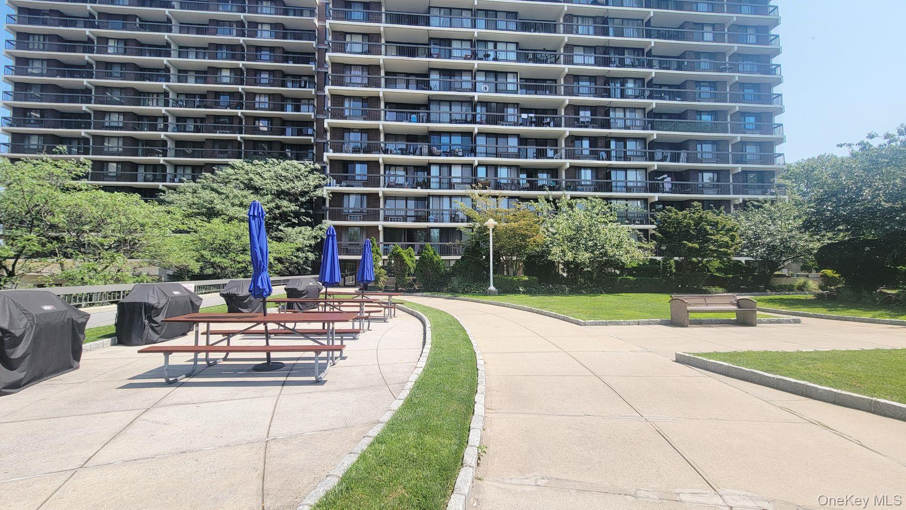 152-18 Union Turnpike # 11A, Flushing, NY 11367