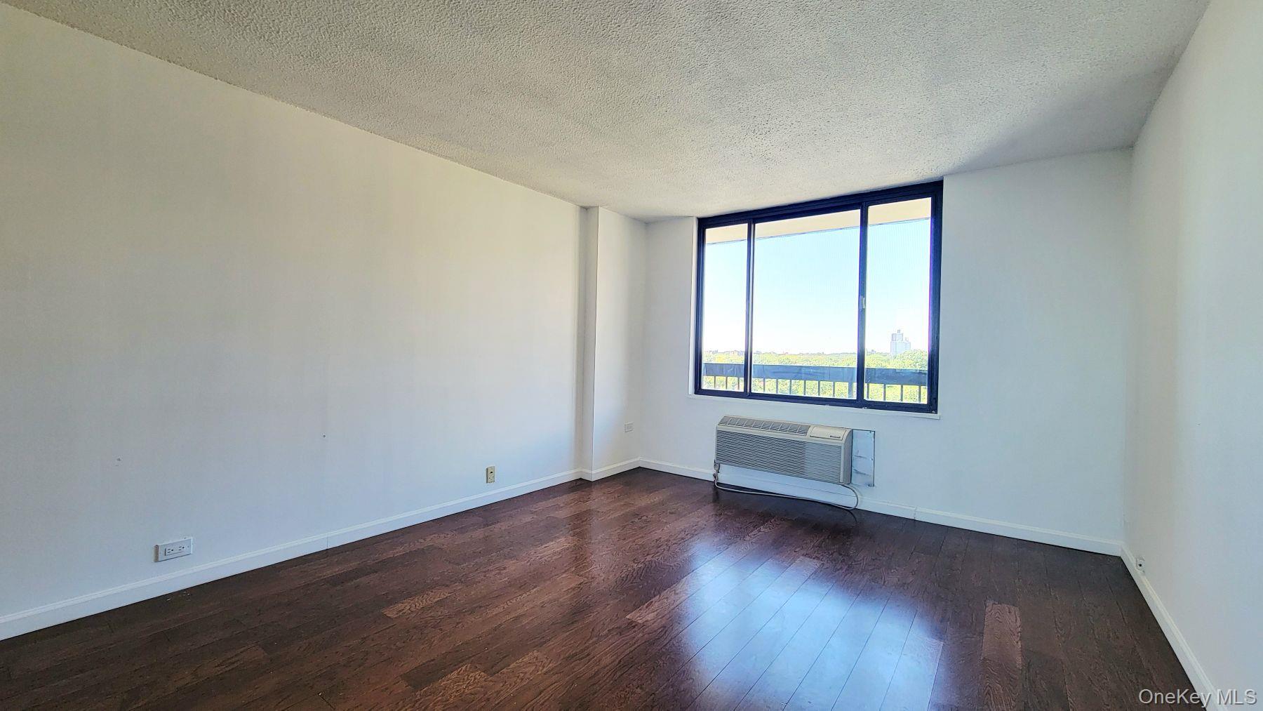 152-18 Union Turnpike # 11A, Flushing, NY 11367