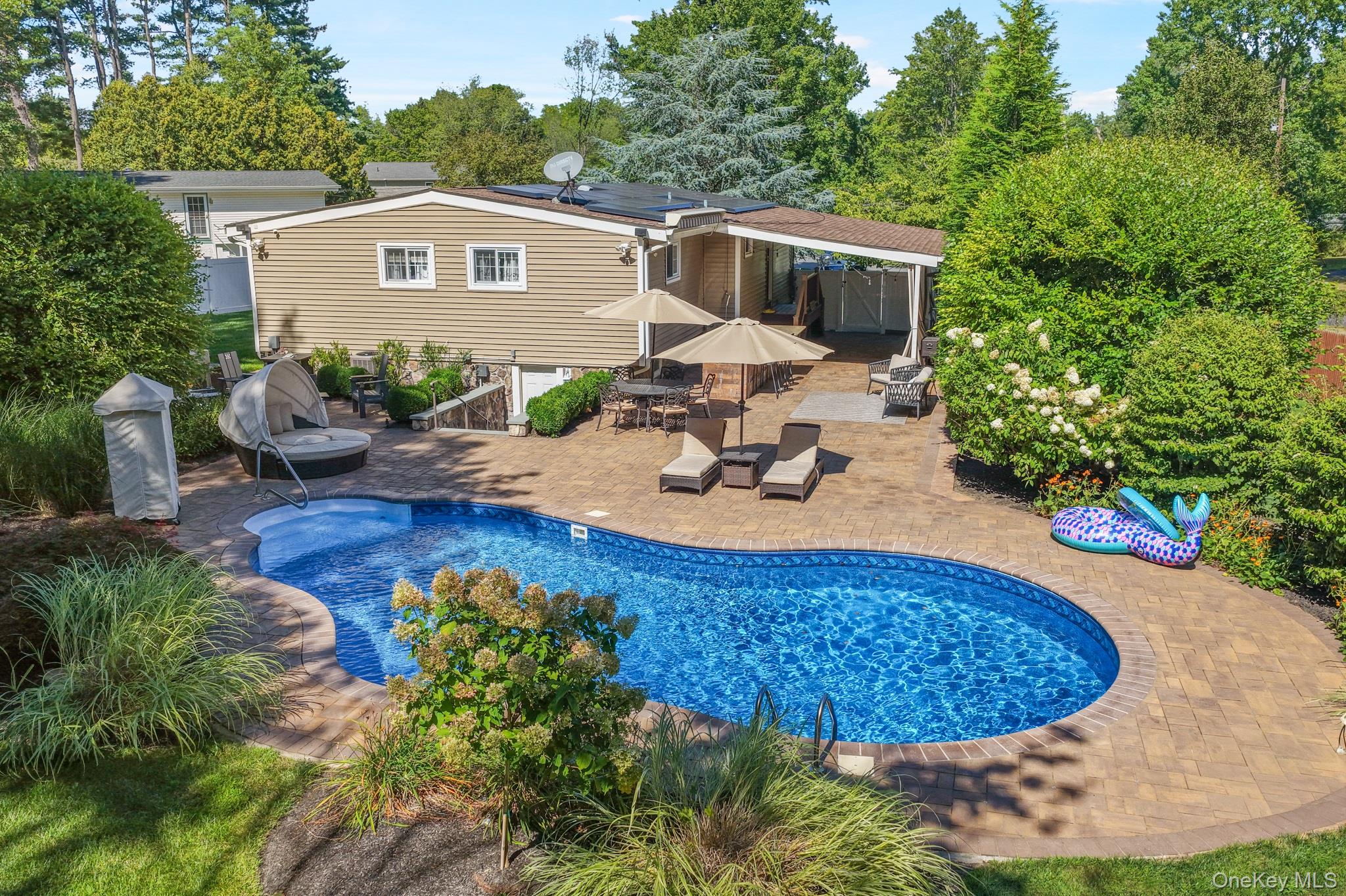 6 Gloria Court, New City, NY 10956