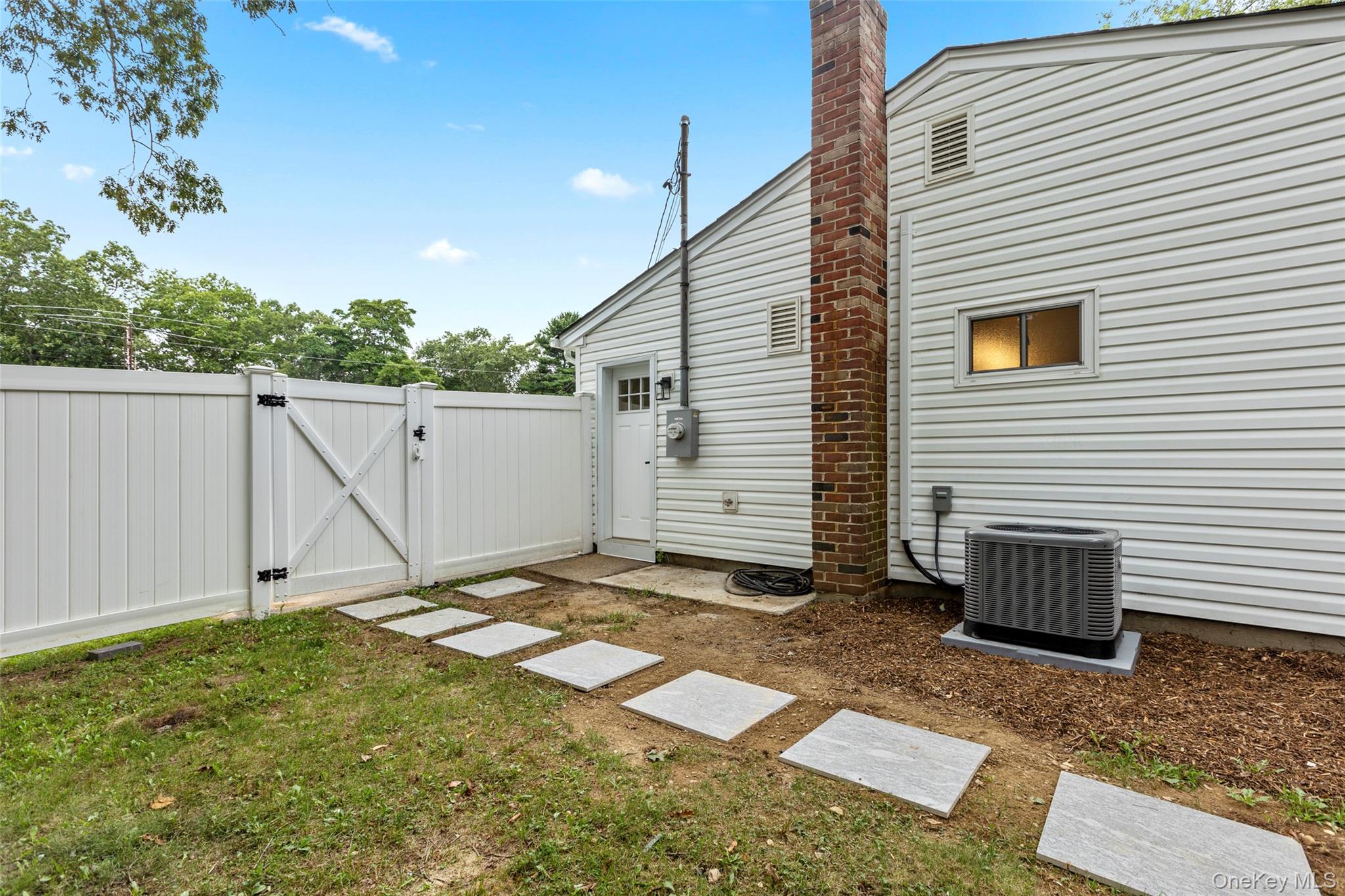 7 Artist Drive, Middle Island, NY 11953