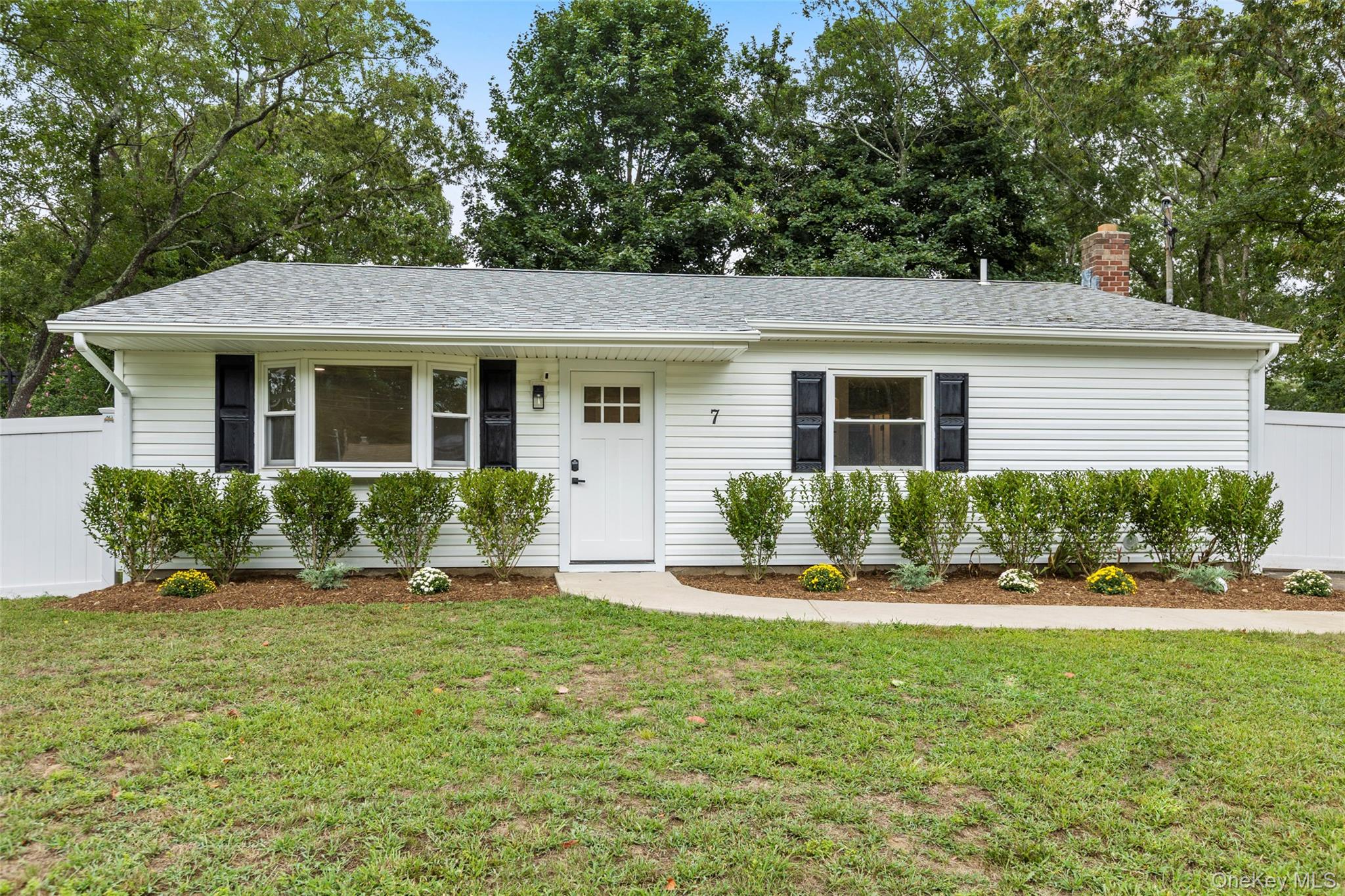7 Artist Drive, Middle Island, NY 11953