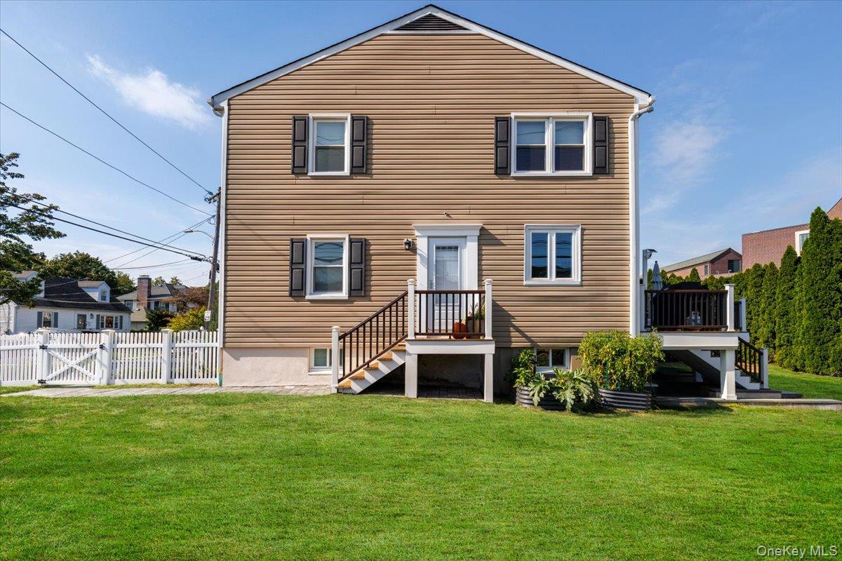 105 Florence Street # 2, Mamaroneck, NY 10543