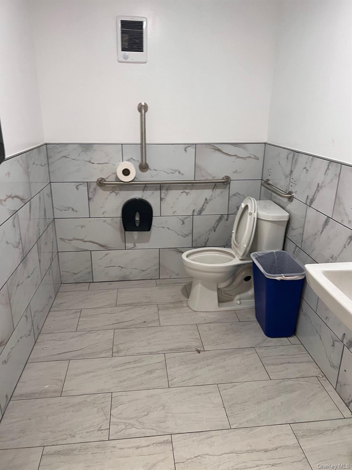 670 Central Park Avenue # 4, Yonkers, NY 10704