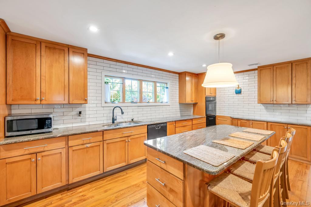 386 Mill Road, Westhampton, NY 11977