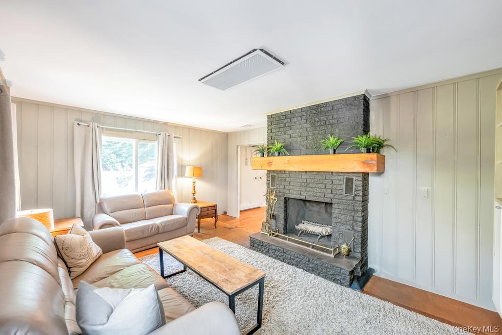 386 Mill Road, Westhampton, NY 11977