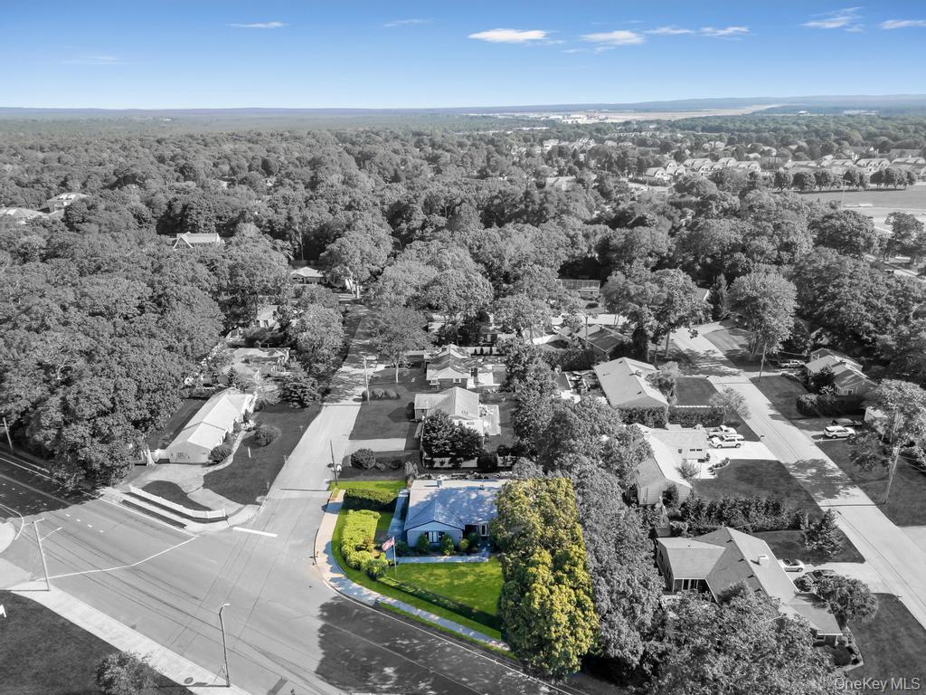 386 Mill Road, Westhampton, NY 11977