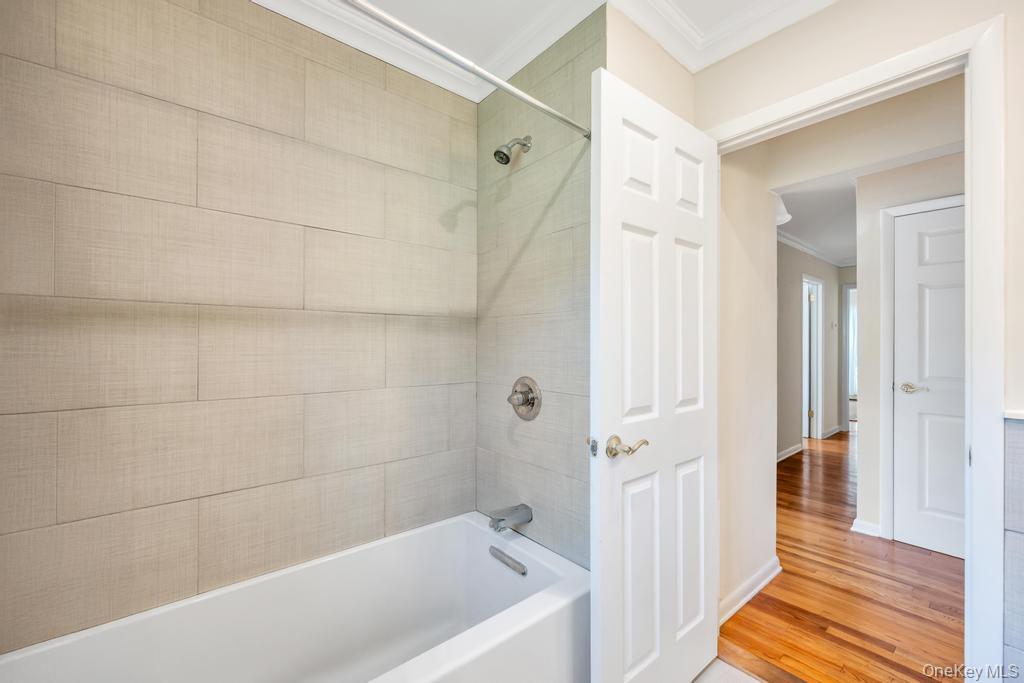 386 Mill Road, Westhampton, NY 11977