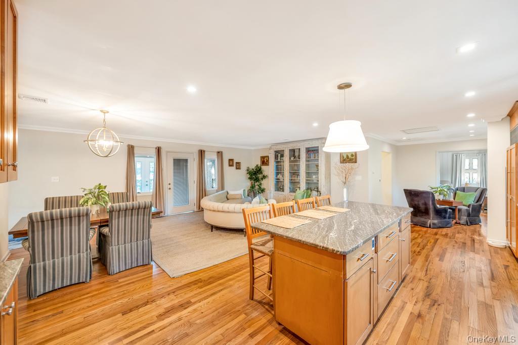 386 Mill Road, Westhampton, NY 11977