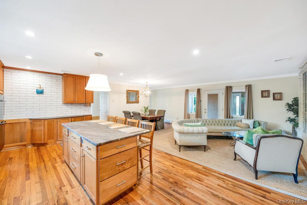 386 Mill Road, Westhampton, NY 11977