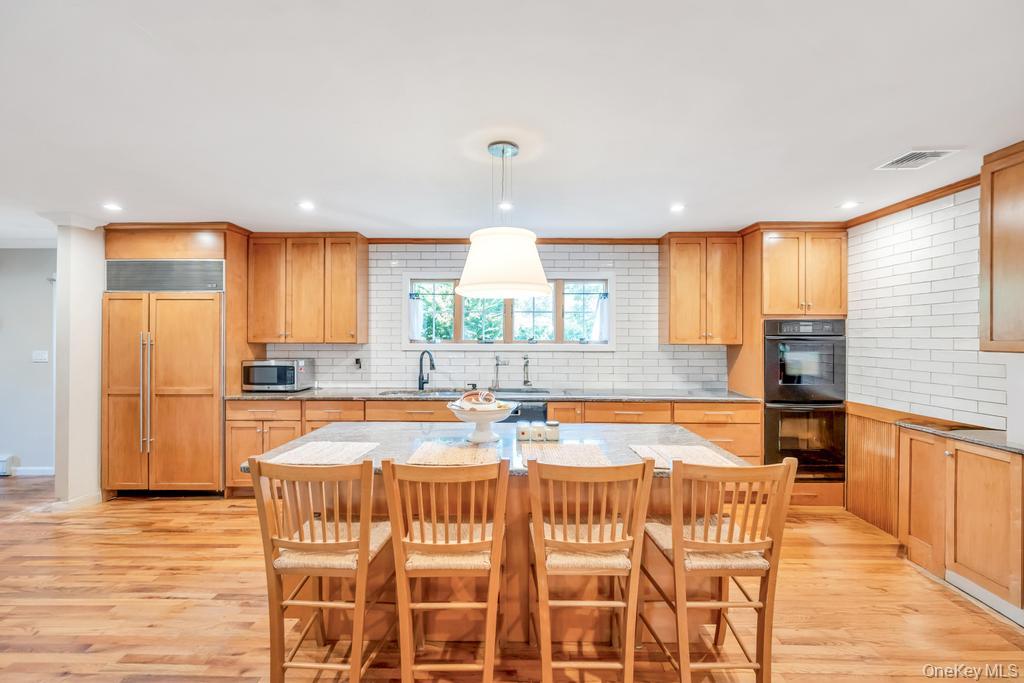 386 Mill Road, Westhampton, NY 11977