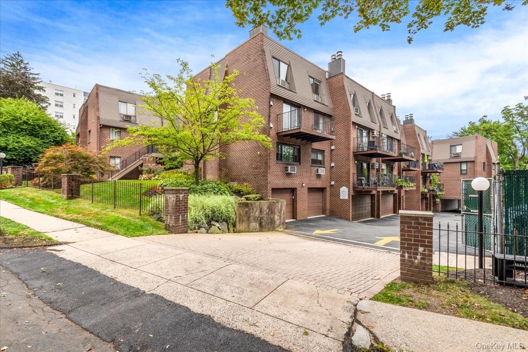 492 N Broadway Avenue # 28, White Plains, NY 10603
