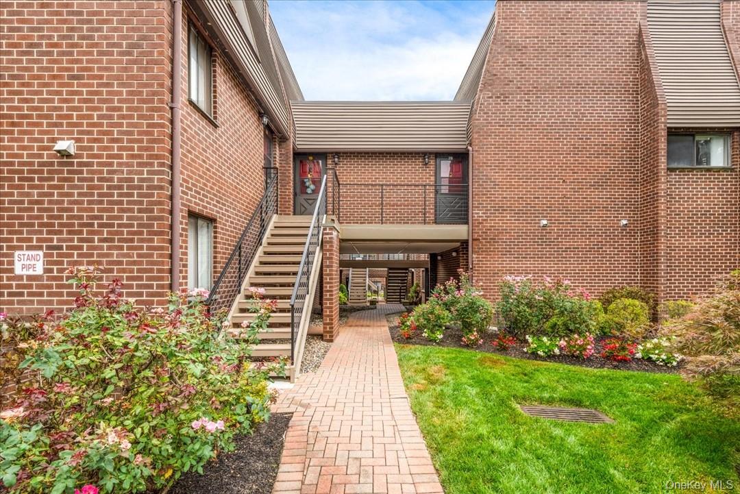 492 N Broadway Avenue # 28, White Plains, NY 10603