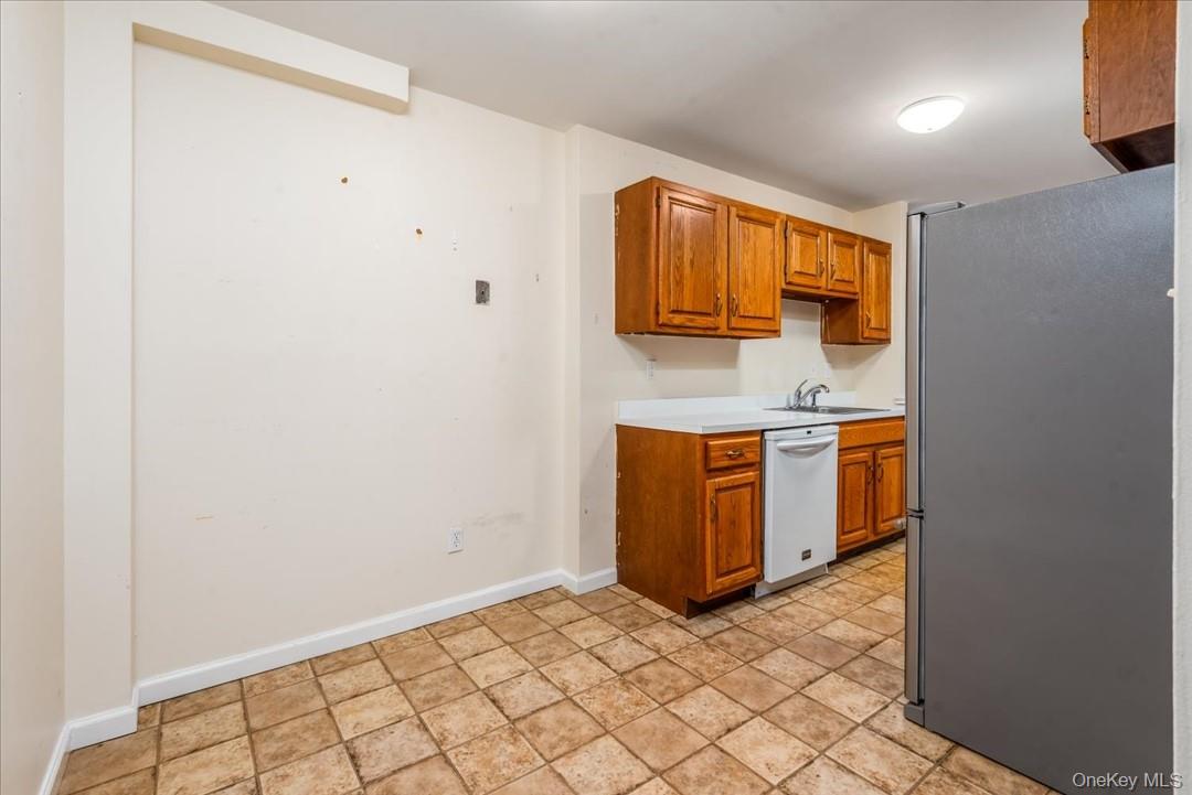 492 N Broadway Avenue # 28, White Plains, NY 10603