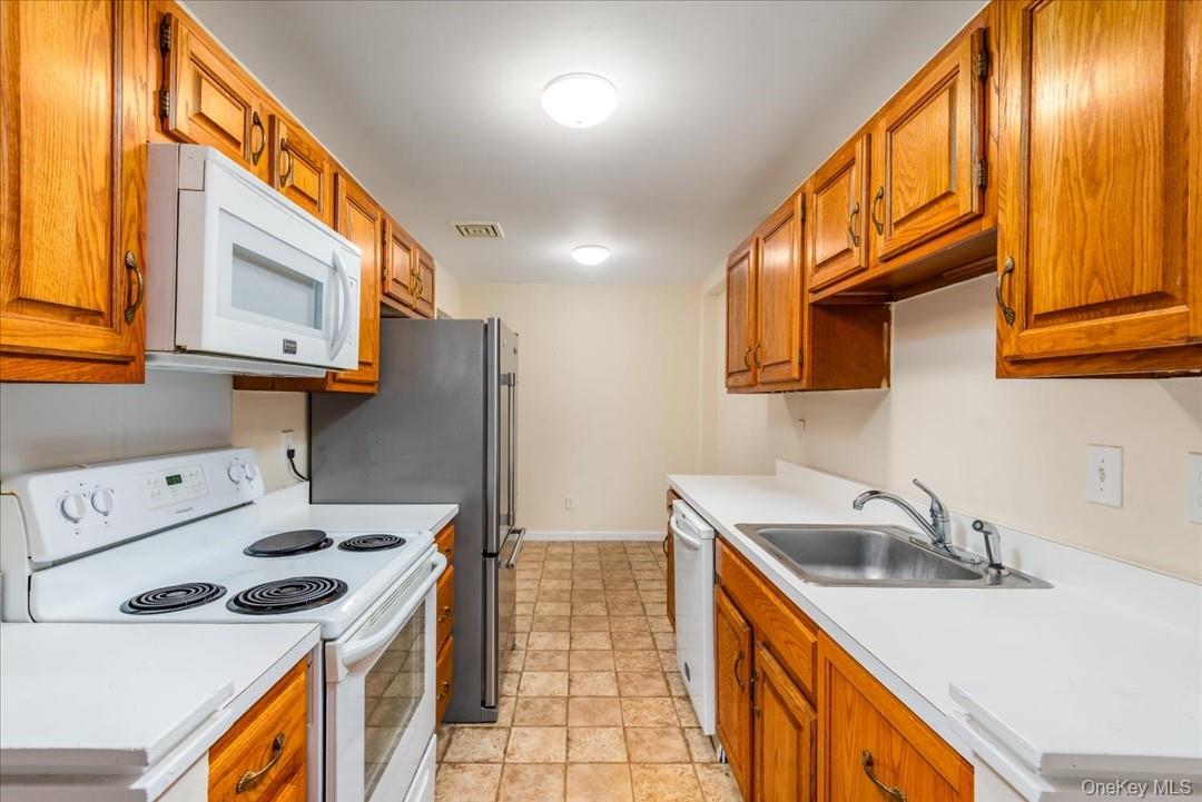 492 N Broadway Avenue # 28, White Plains, NY 10603