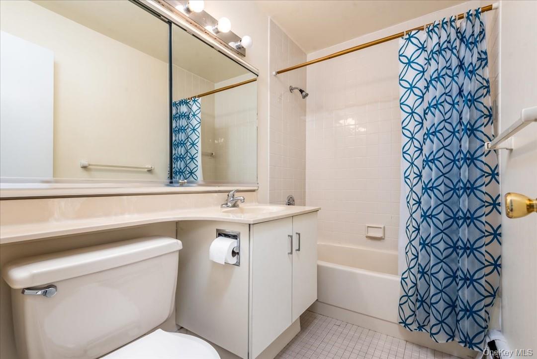 492 N Broadway Avenue # 28, White Plains, NY 10603