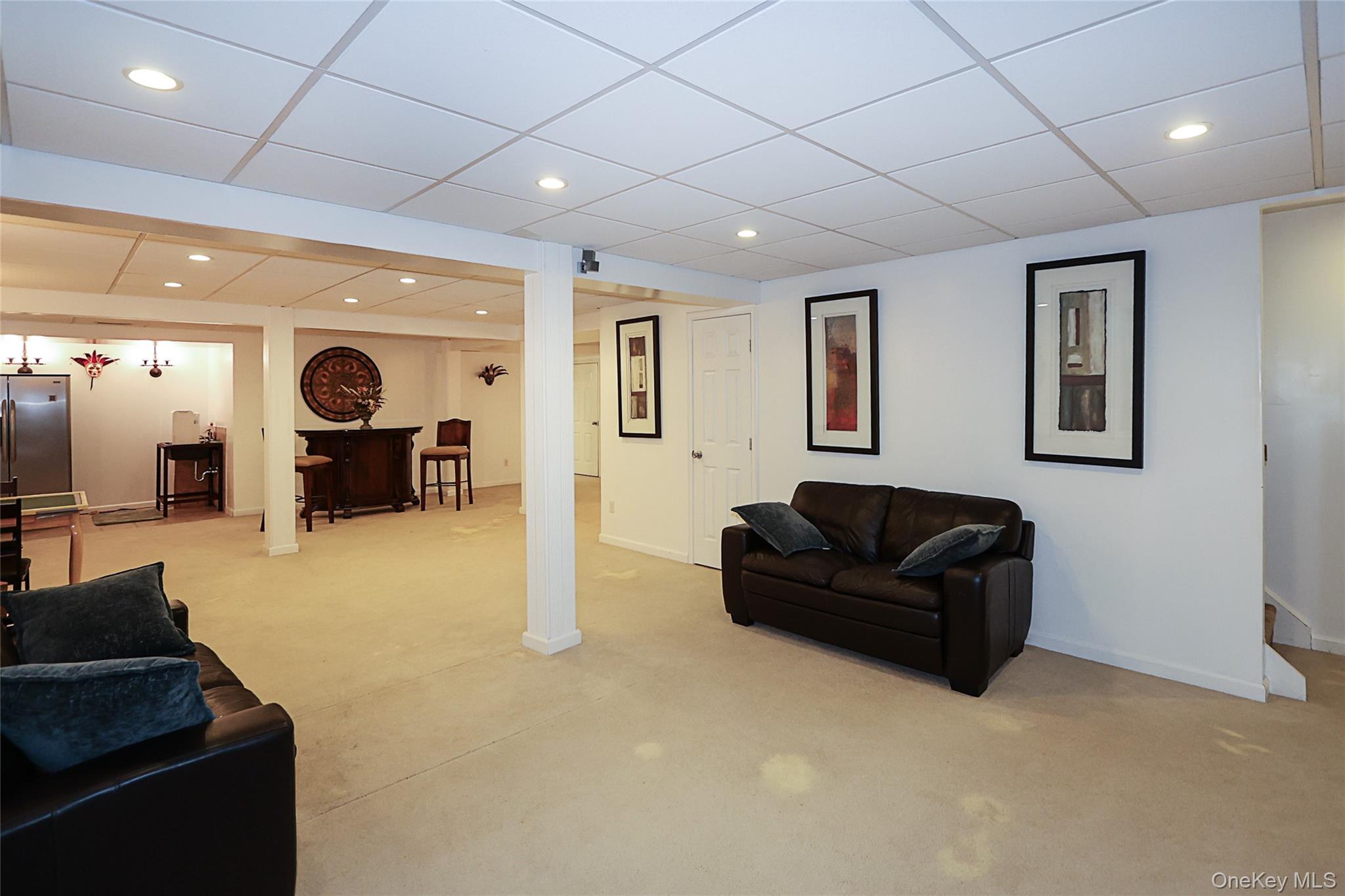 27 Dale Drive, Farmingdale, NY 11735