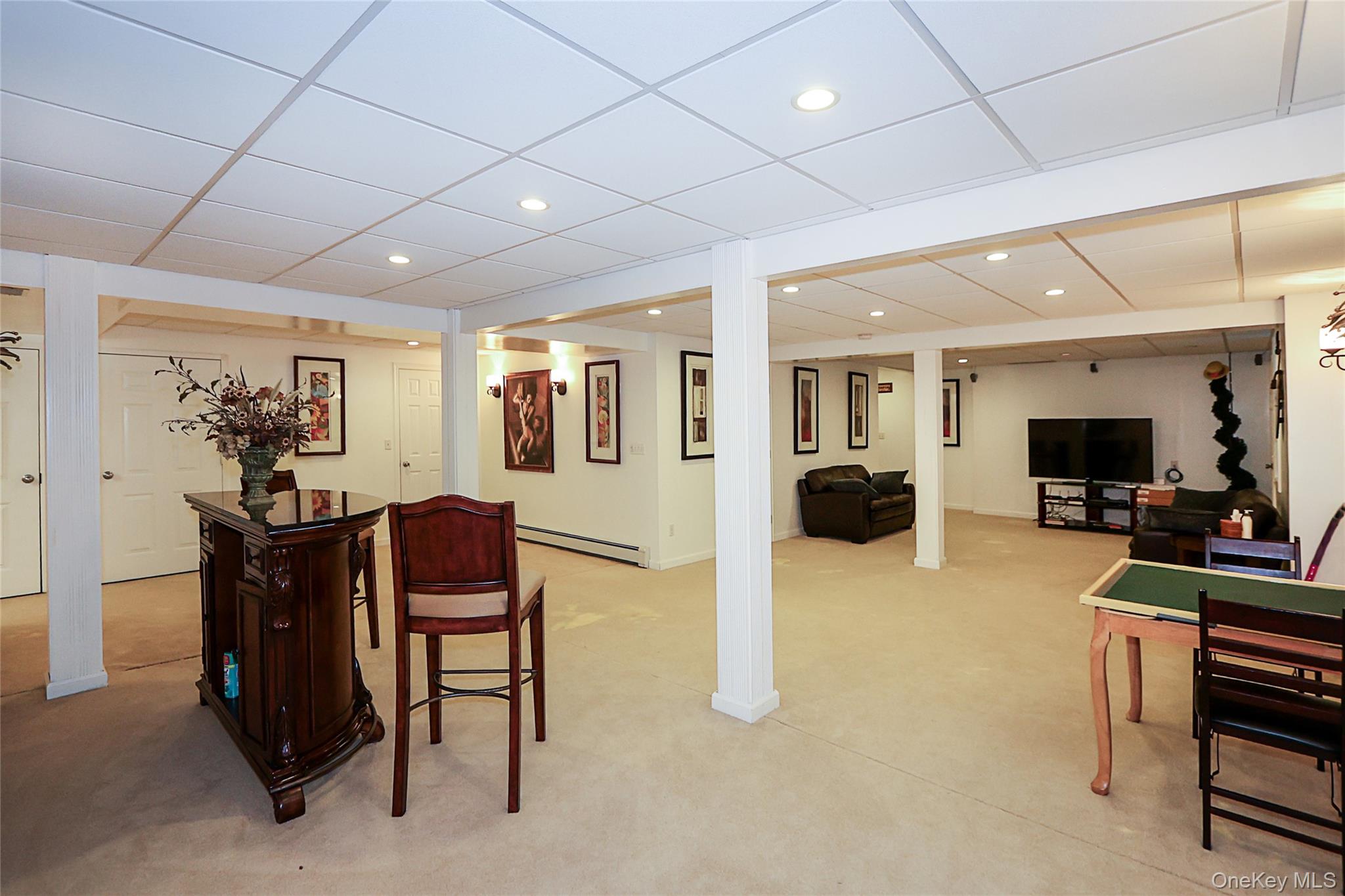 27 Dale Drive, Farmingdale, NY 11735