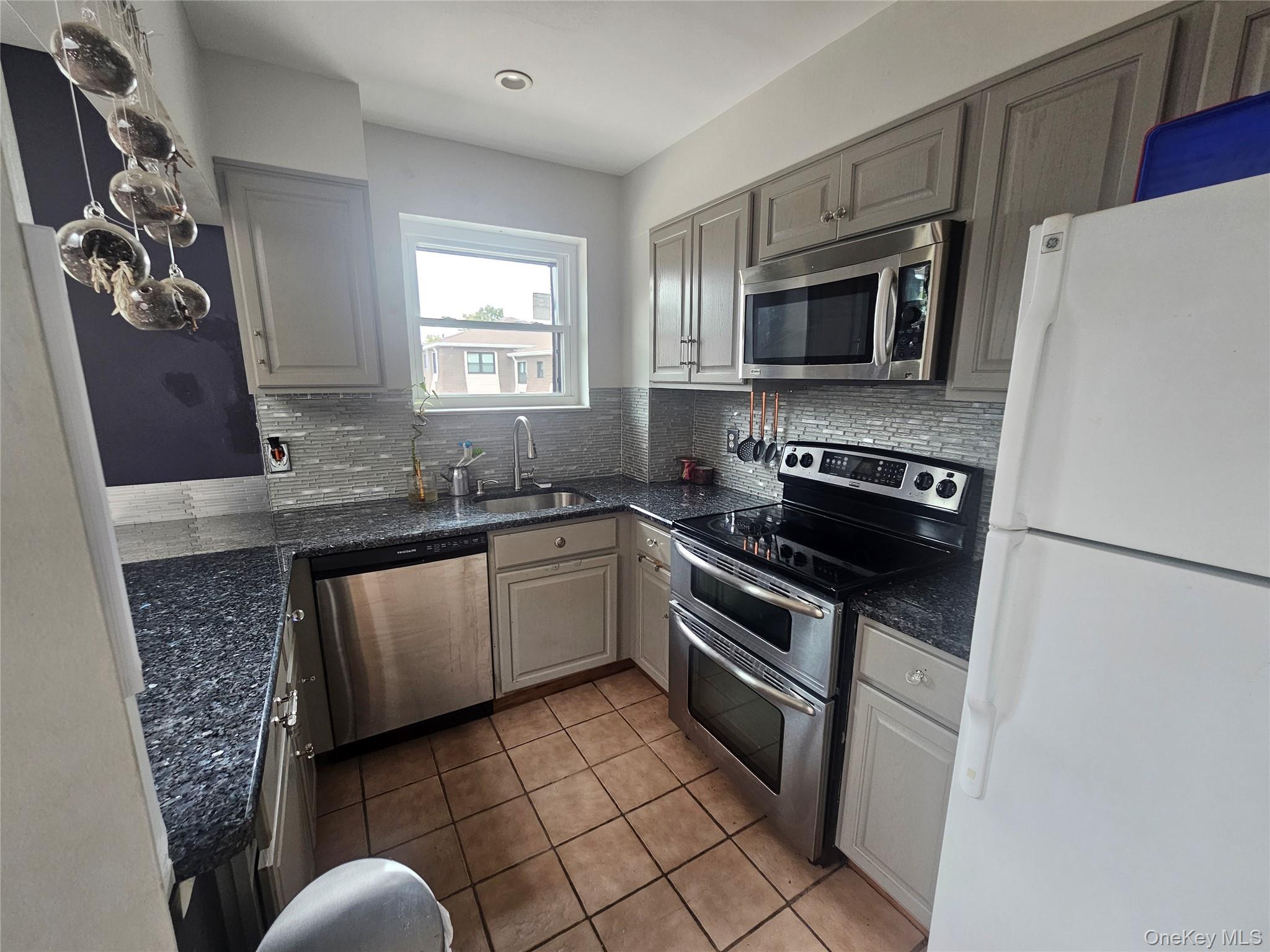 1335 Broadway # 21, Hewlett, NY 11557