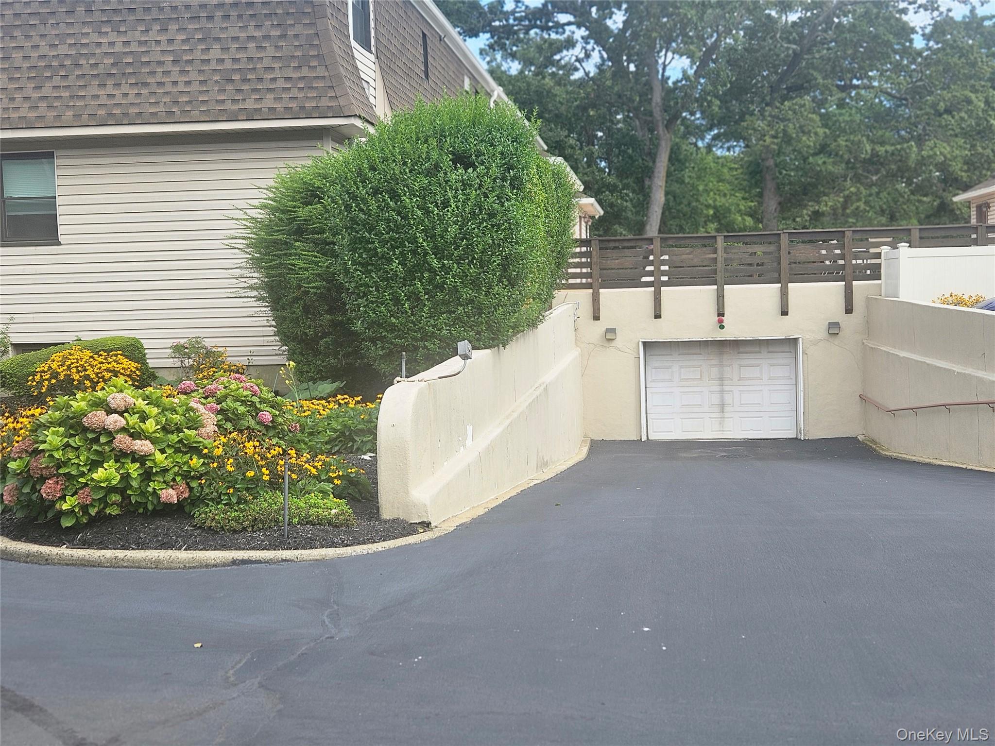 1335 Broadway # 21, Hewlett, NY 11557