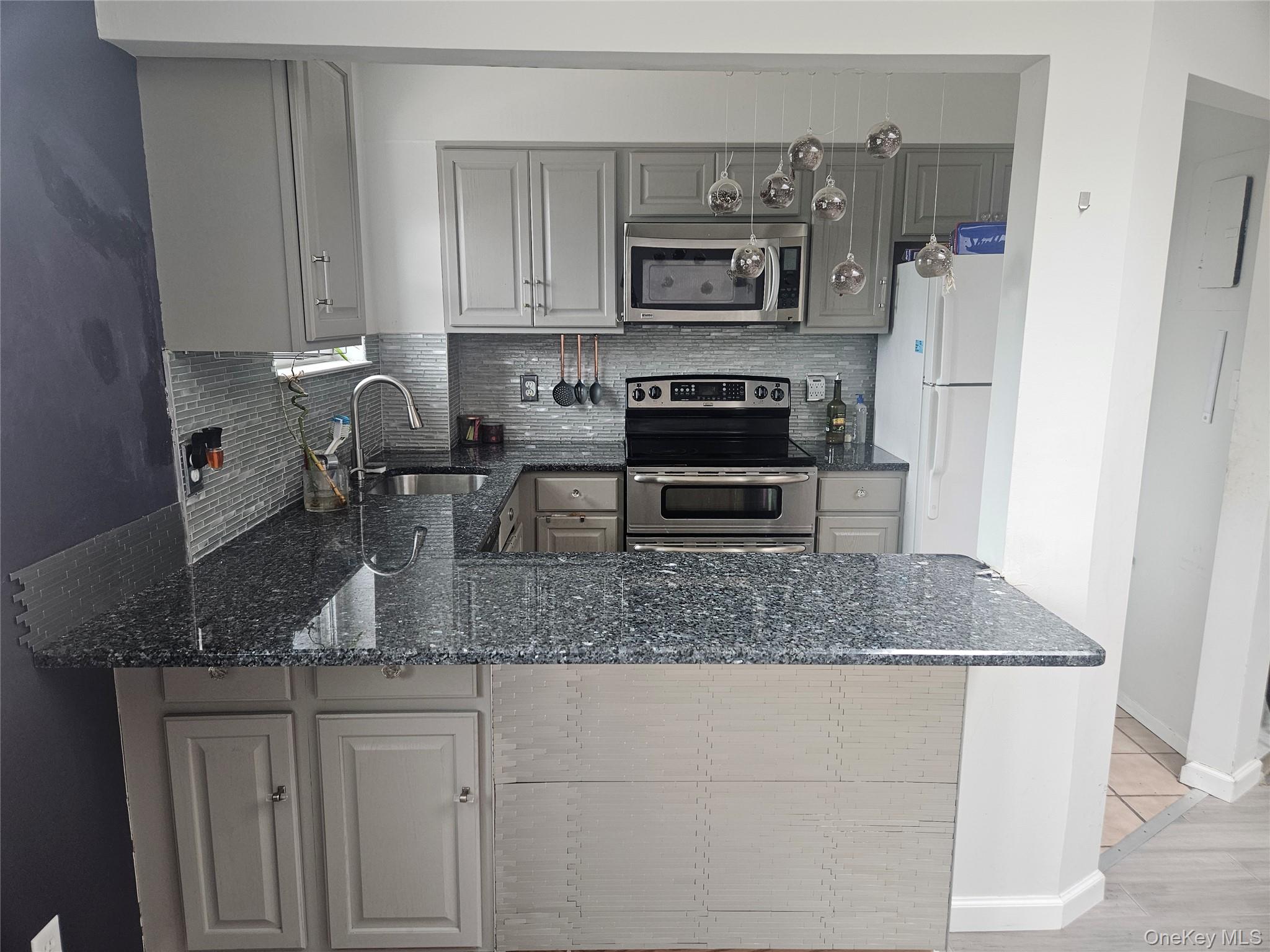 1335 Broadway # 21, Hewlett, NY 11557