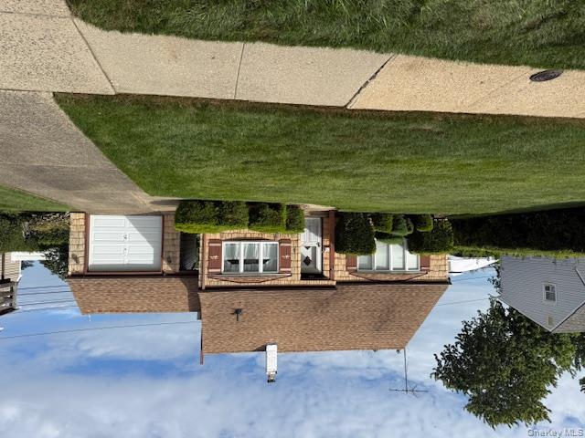 17 Club Lane, Levittown, NY 11756
