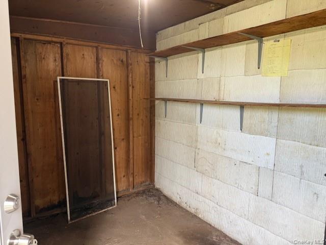 17 Club Lane, Levittown, NY 11756