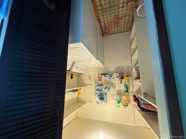 17 Club Lane, Levittown, NY 11756