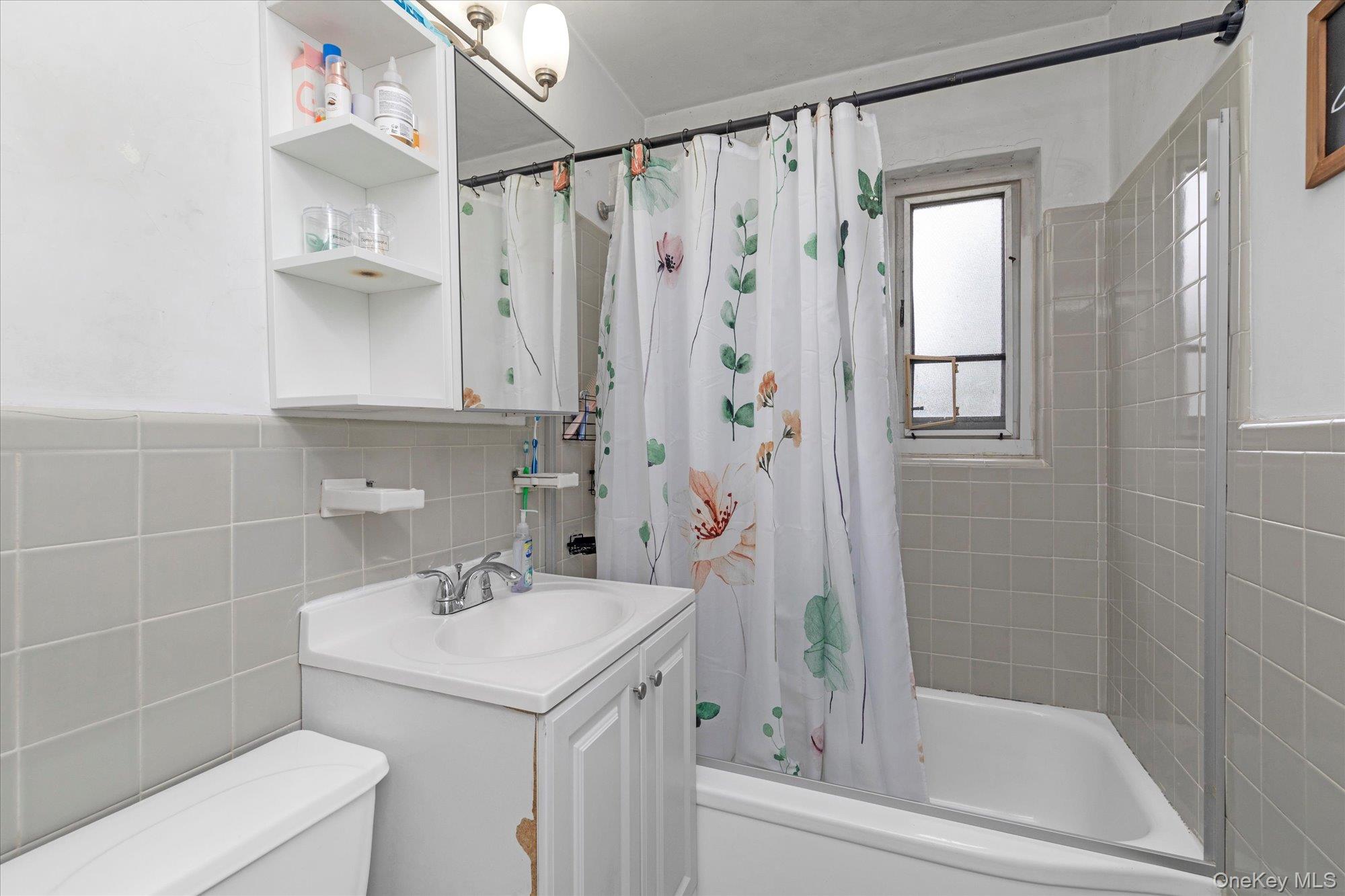 22402 Stronghurst Avenue # 208, Queens Village, NY 11427