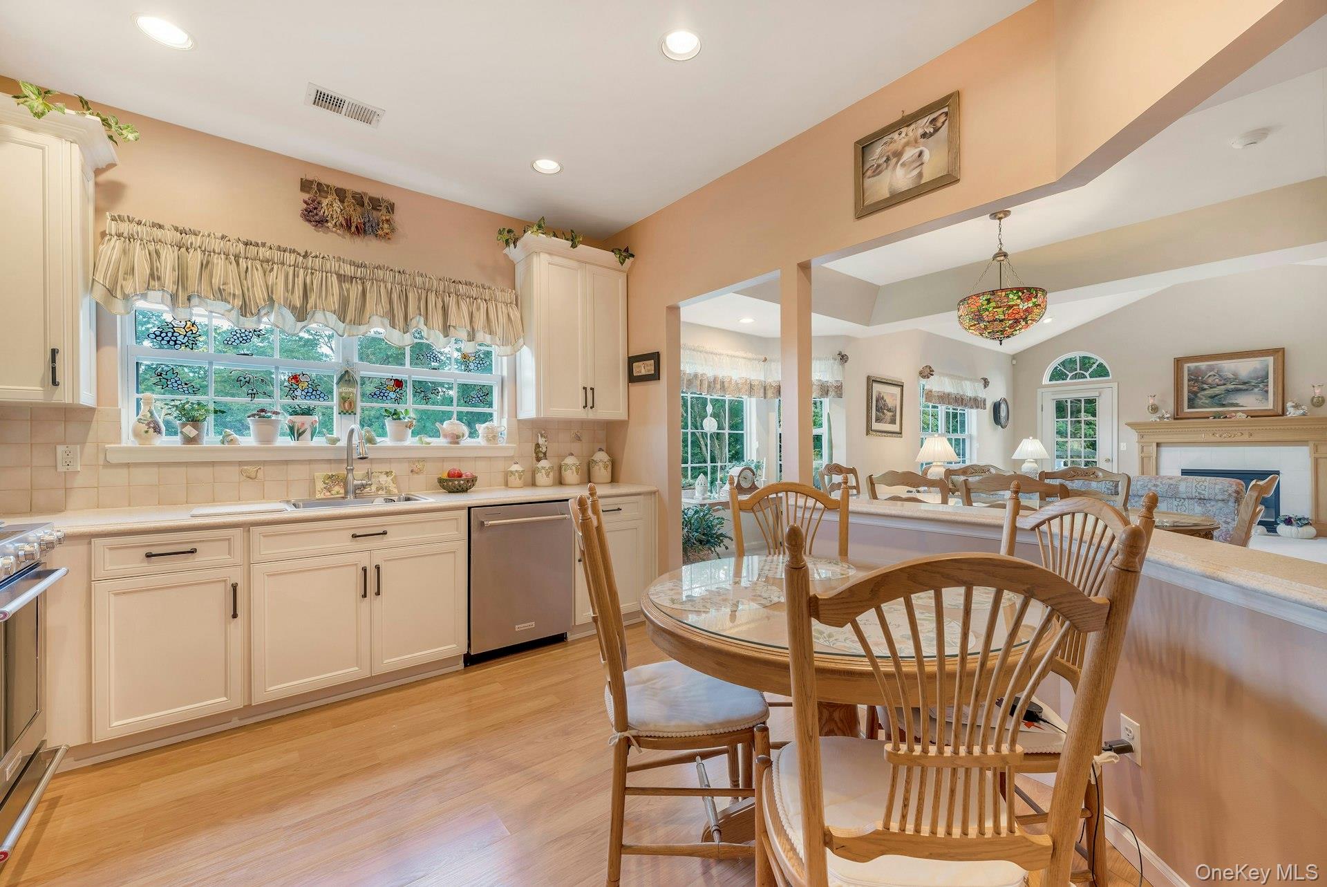 537 Highland Court, Moriches, NY 11955