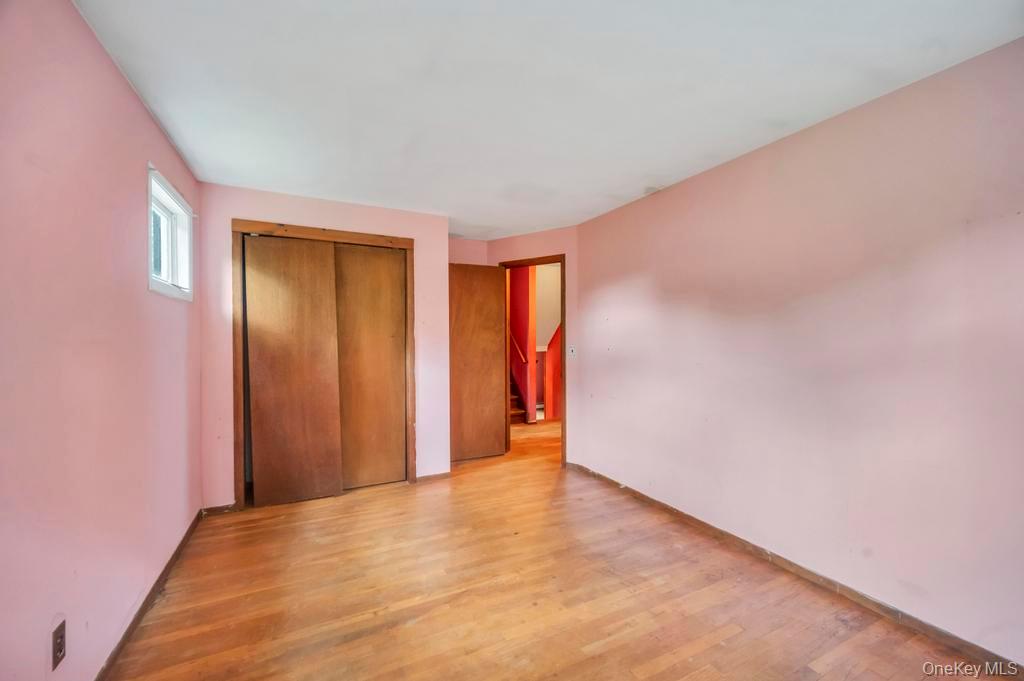 14 Woodvale Avenue, Kings Park, NY 11754