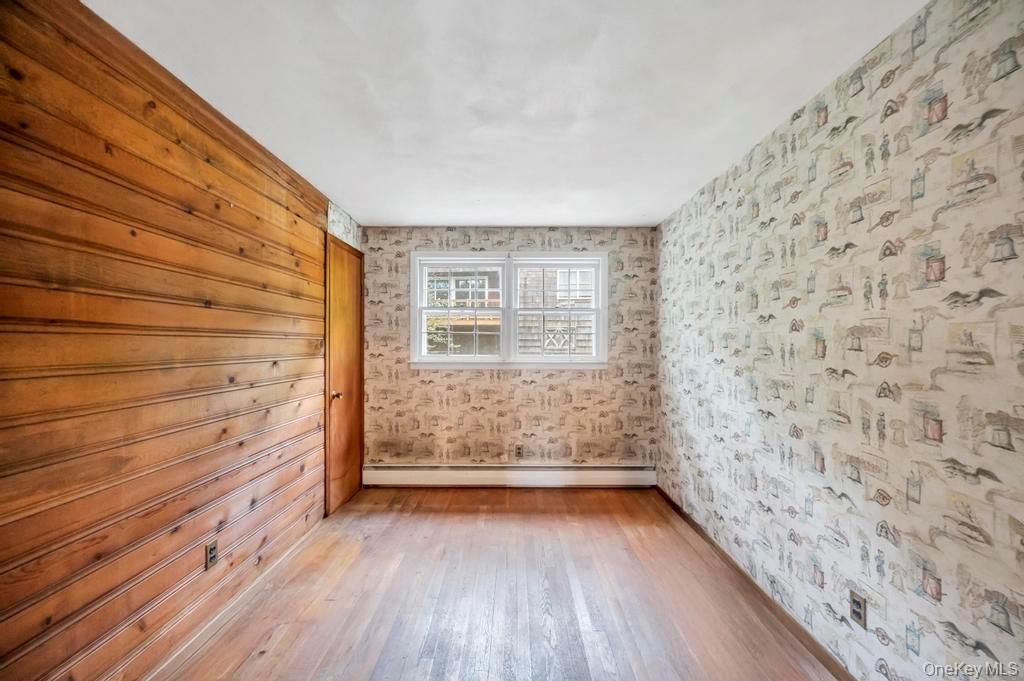 14 Woodvale Avenue, Kings Park, NY 11754