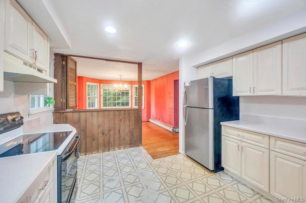 14 Woodvale Avenue, Kings Park, NY 11754