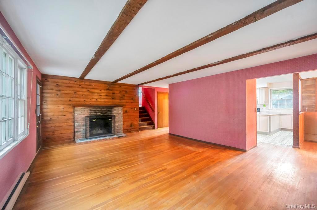 14 Woodvale Avenue, Kings Park, NY 11754