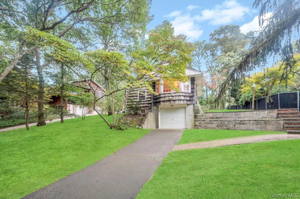 14 Woodvale Avenue, Kings Park, NY 11754