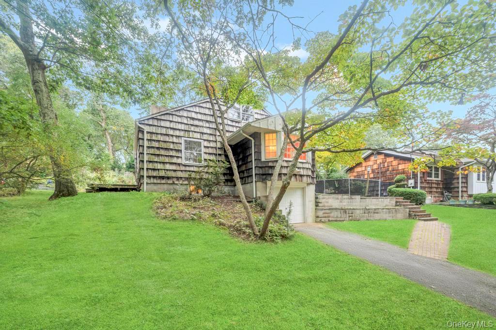 14 Woodvale Avenue, Kings Park, NY 11754