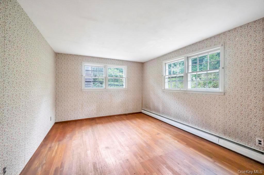 14 Woodvale Avenue, Kings Park, NY 11754