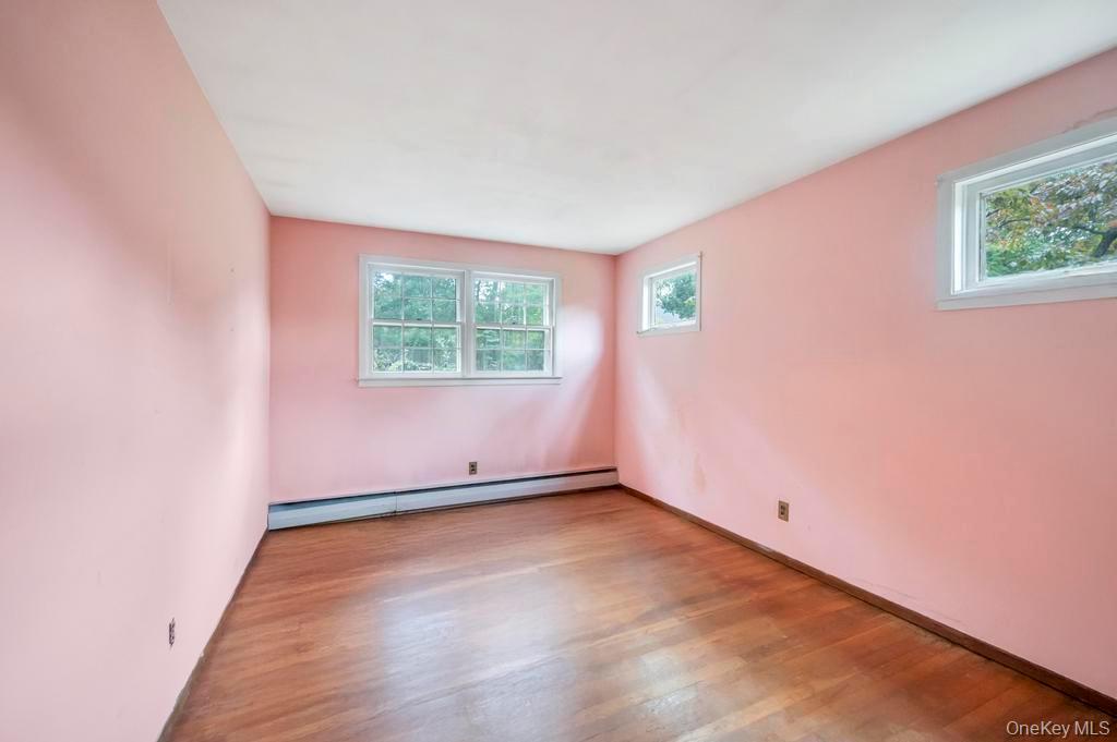 14 Woodvale Avenue, Kings Park, NY 11754