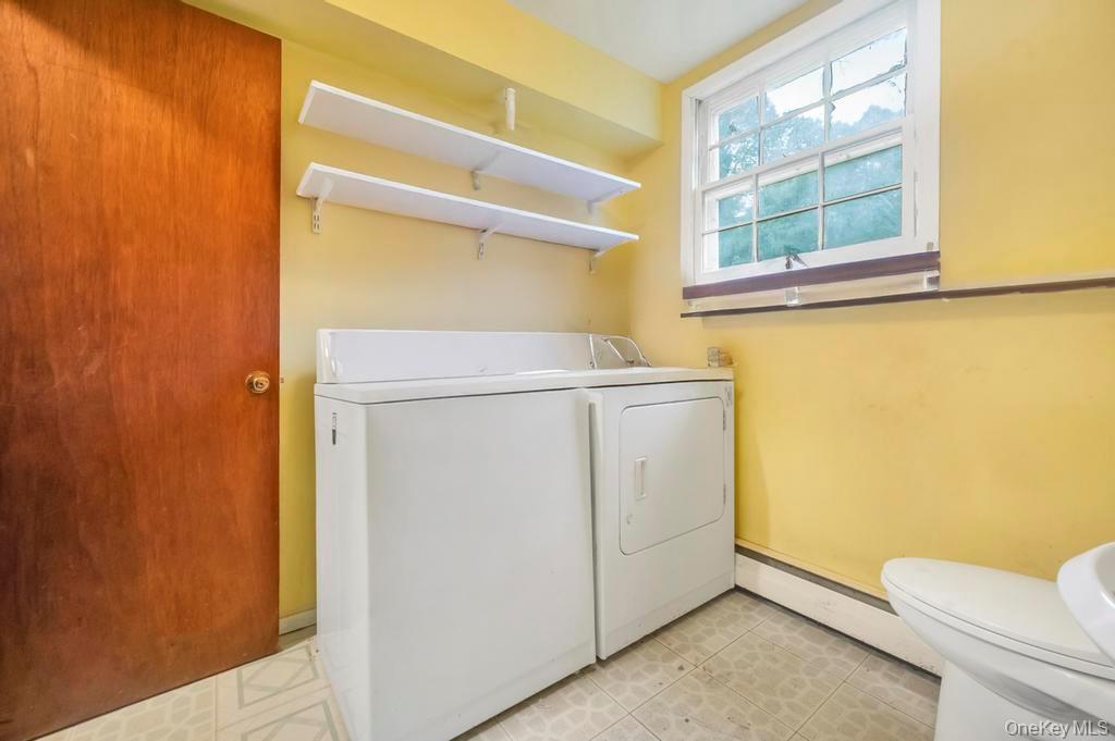 14 Woodvale Avenue, Kings Park, NY 11754