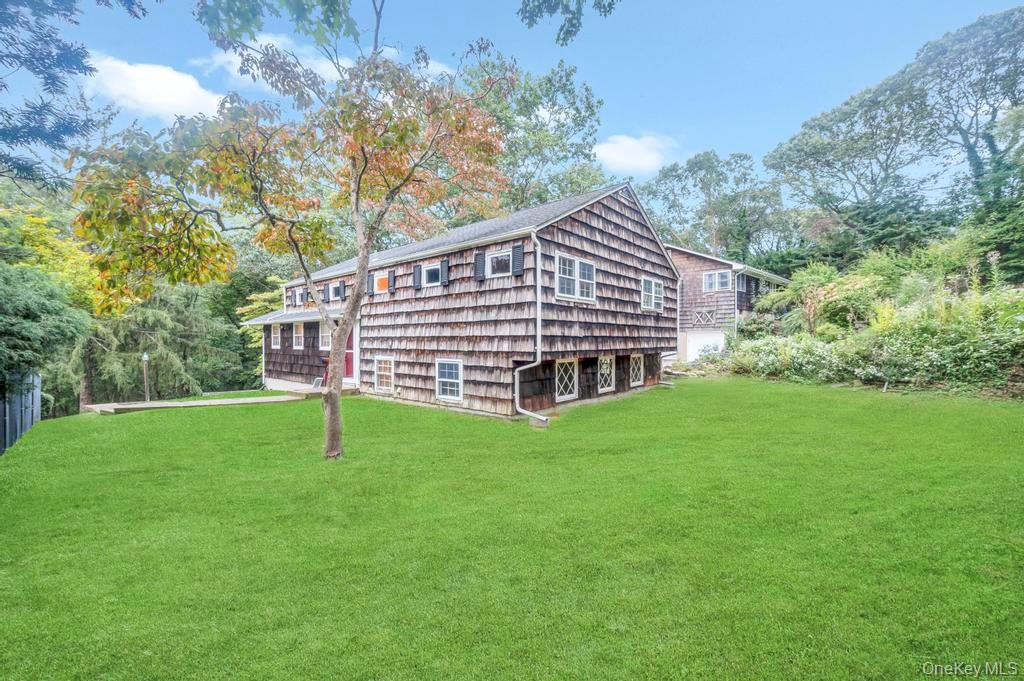 14 Woodvale Avenue, Kings Park, NY 11754