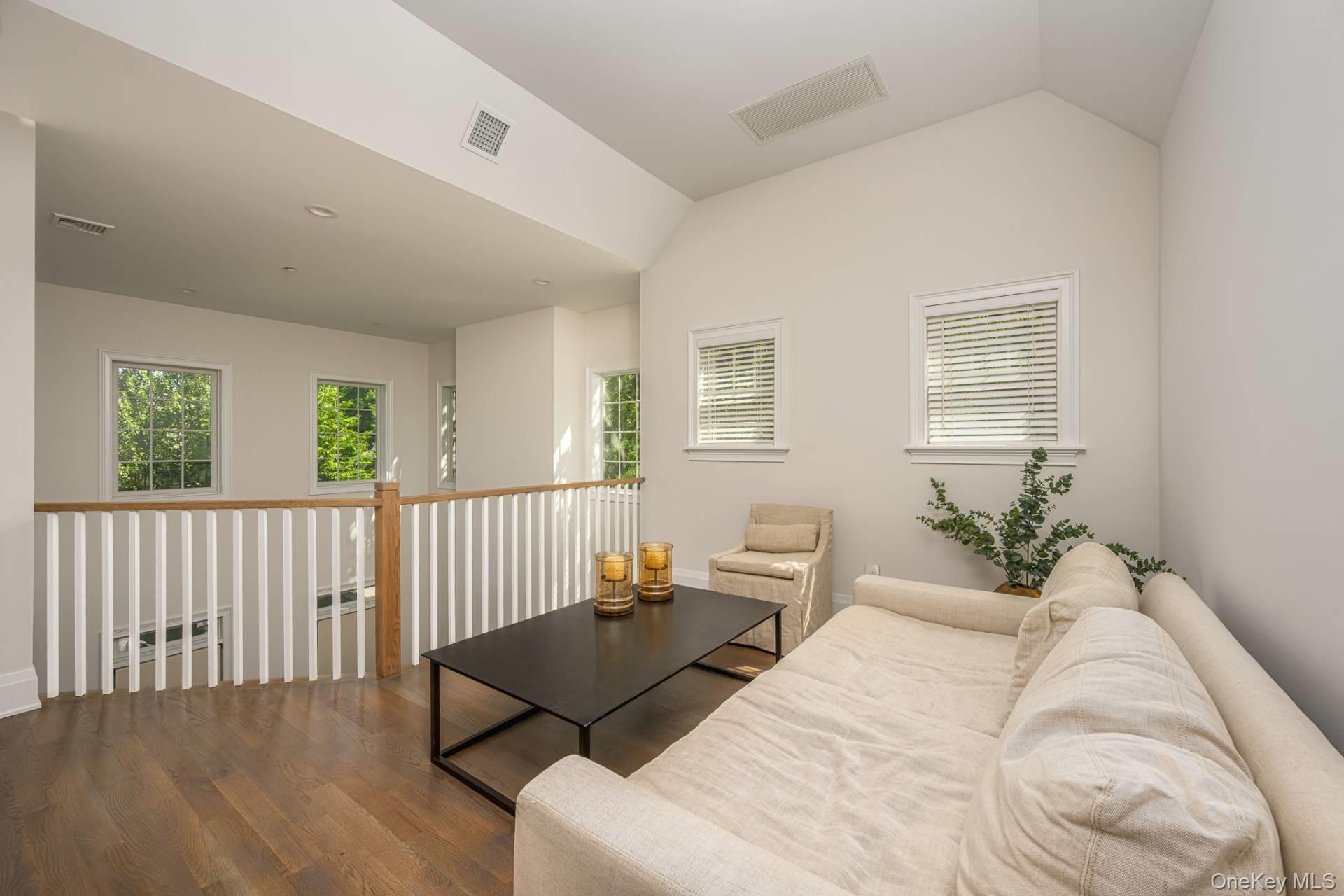 32 Andrew, Southampton, NY 11968