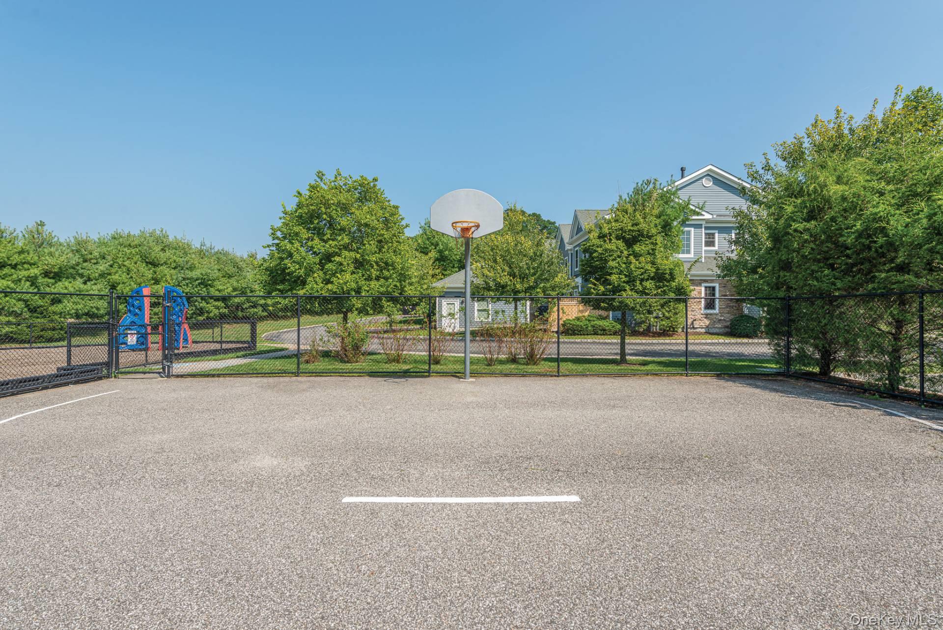 32 Andrew, Southampton, NY 11968