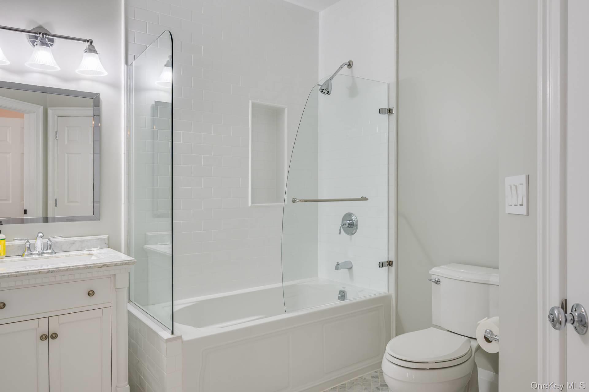 32 Andrew, Southampton, NY 11968