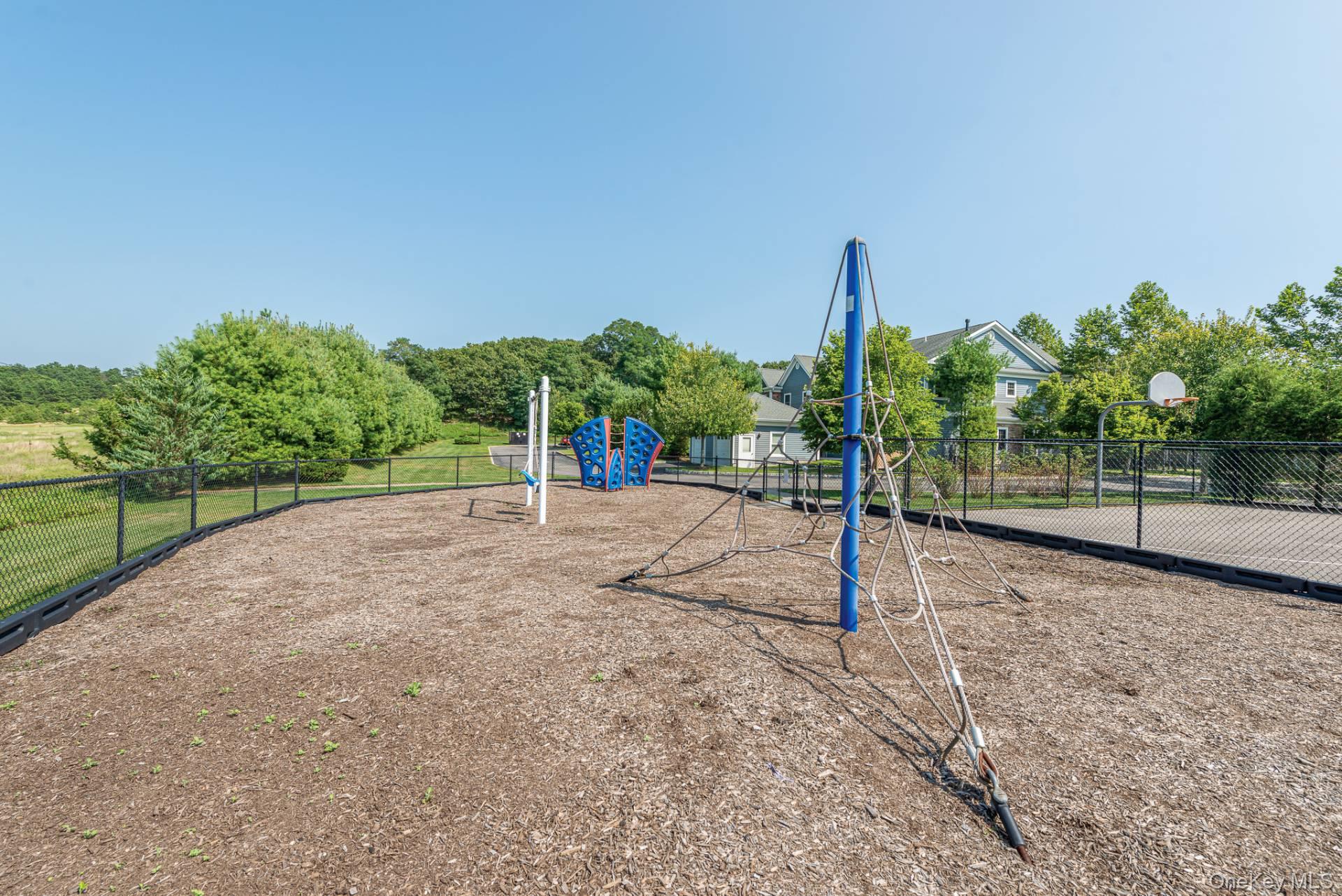 32 Andrew, Southampton, NY 11968