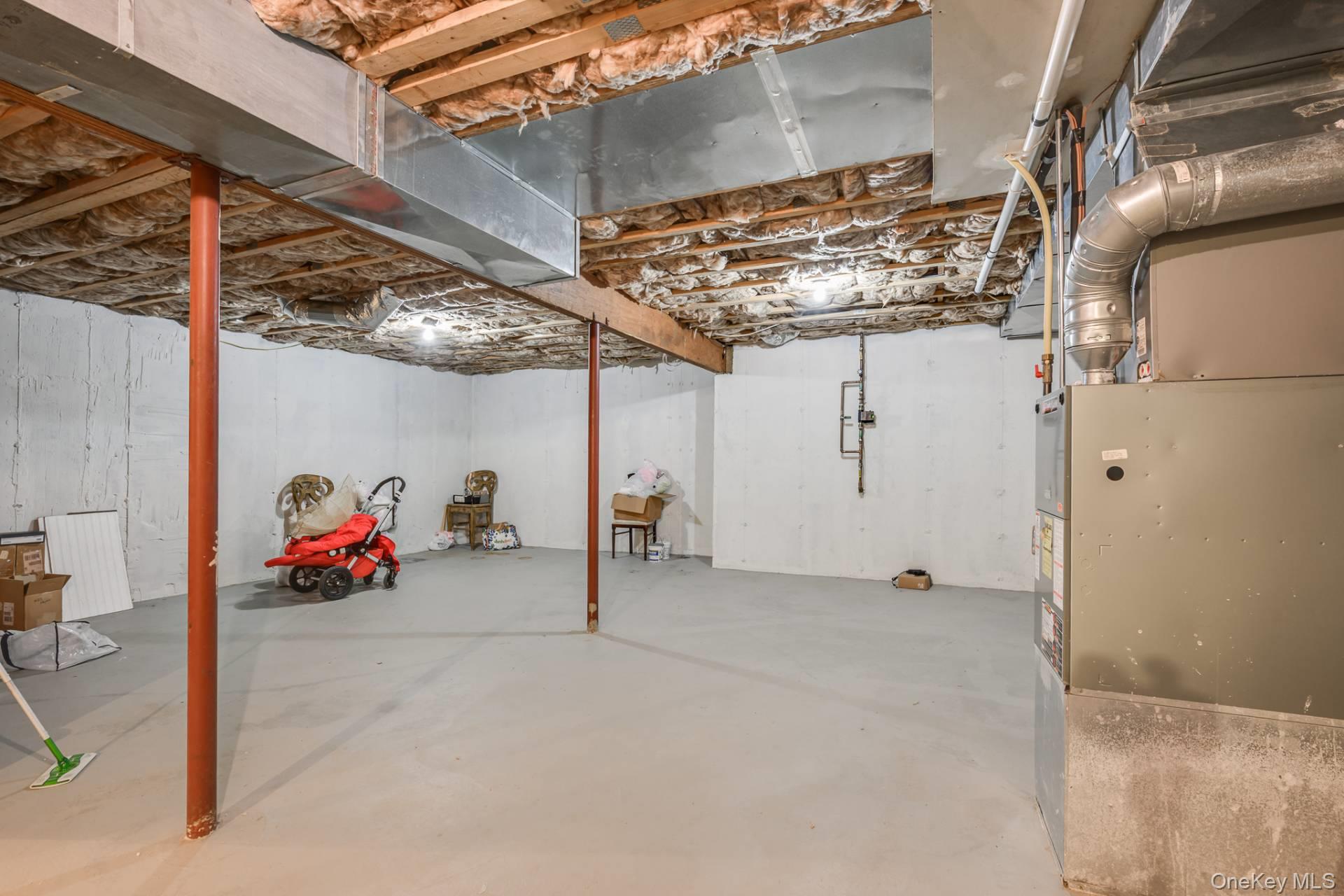 32 Andrew, Southampton, NY 11968