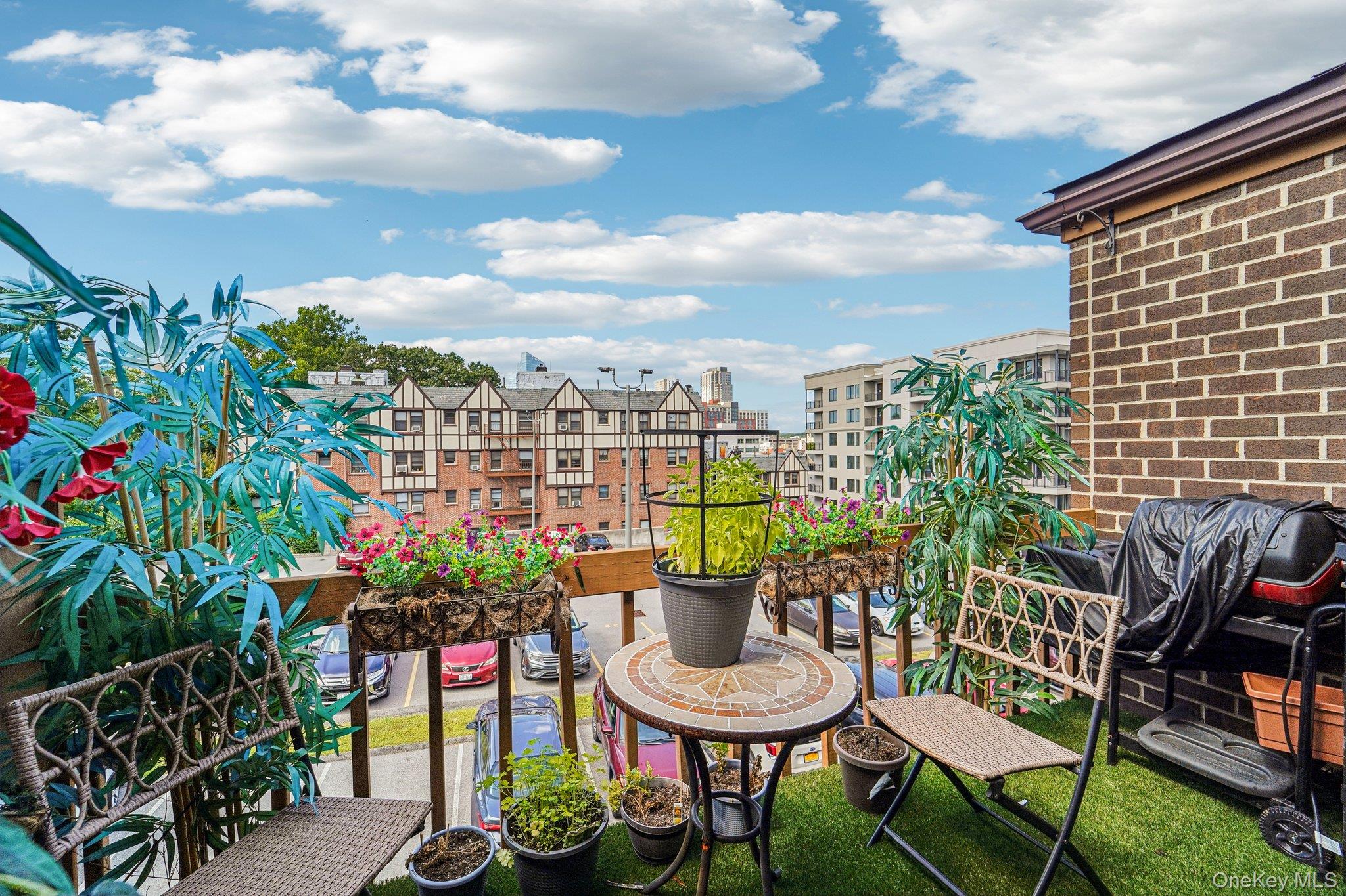 15 Greenridge Avenue # 16, White Plains, NY 10605