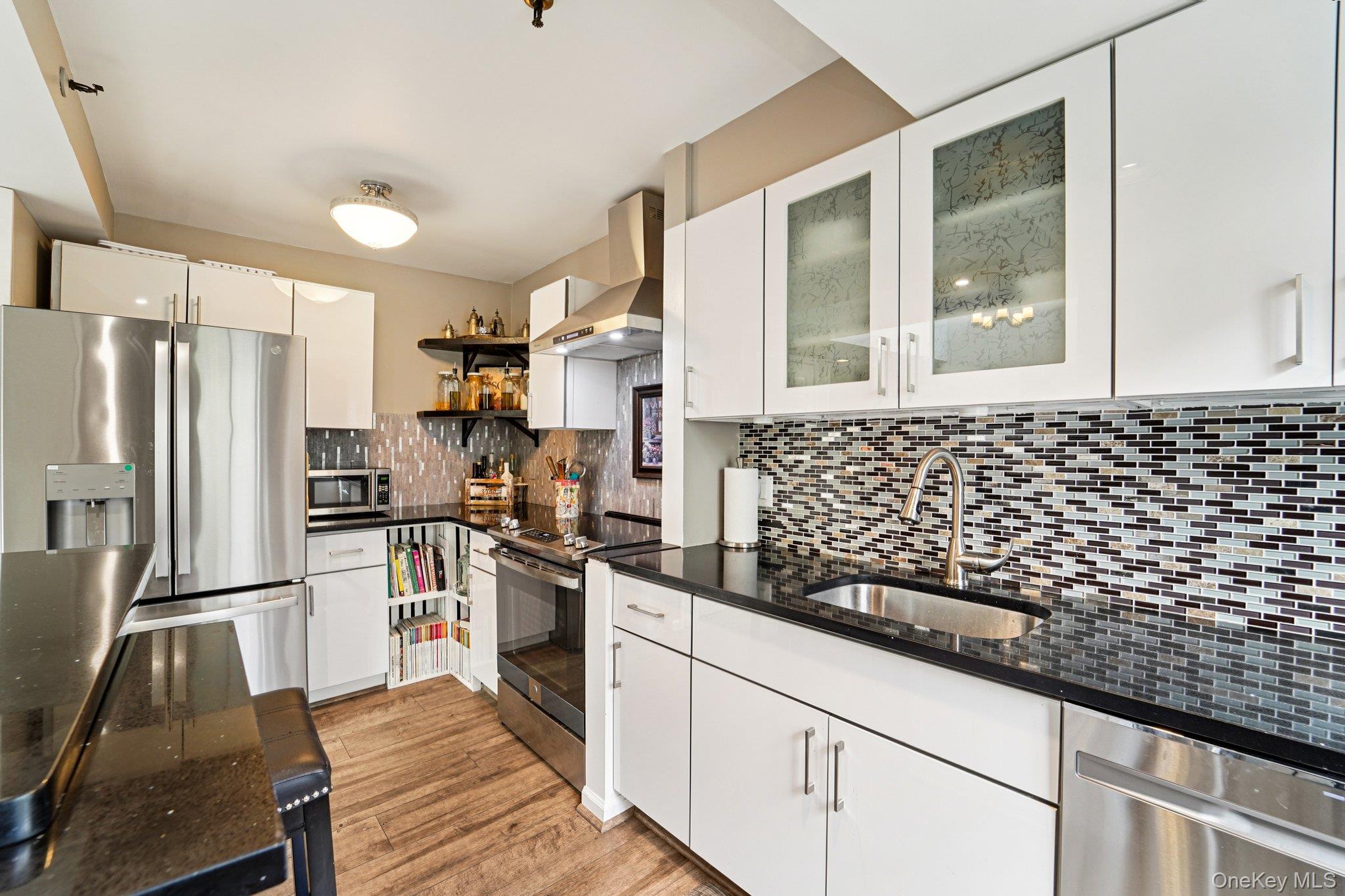 15 Greenridge Avenue # 16, White Plains, NY 10605